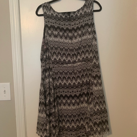 Abstract Print Mini Dress - Picture 3 of 3